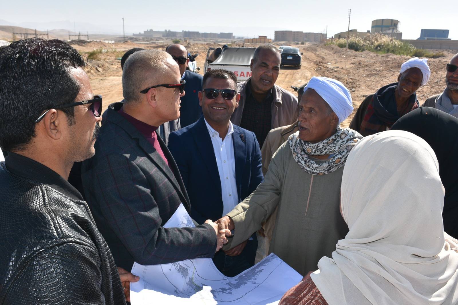 جولة المحافظ لمتابعة طريق الساحة الرضوانية بداية من الطريق الزراعي