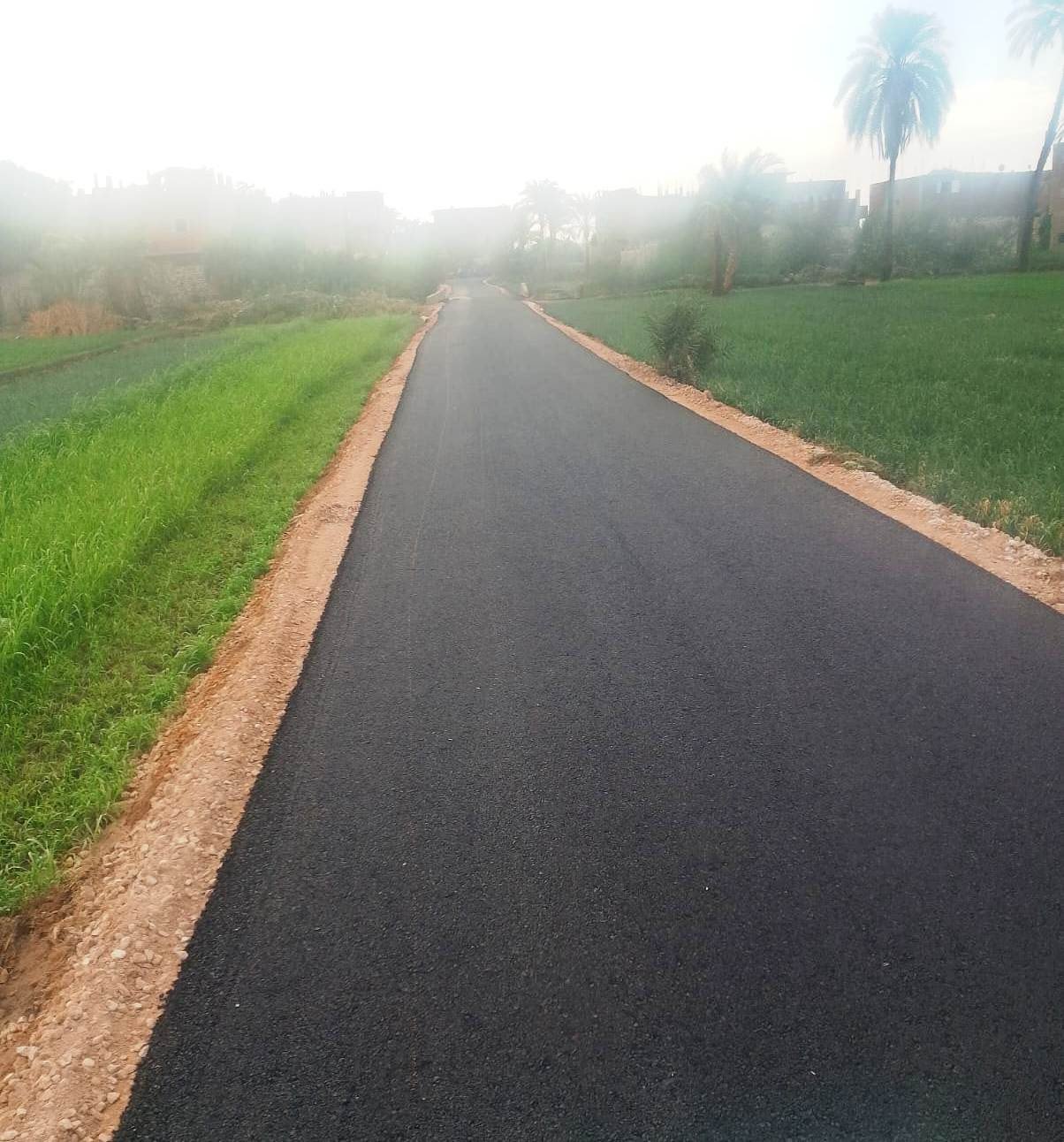 حتى طرق القرى ام رصفها