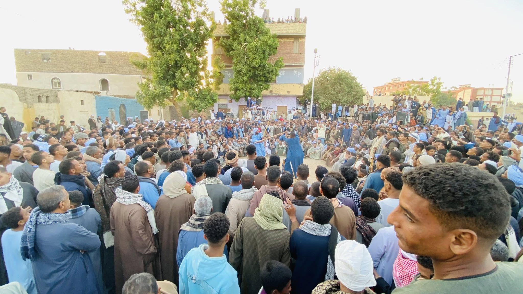 جانب من حلقات التحطيب فى قلب ليالي المولد جنوب الأقصر