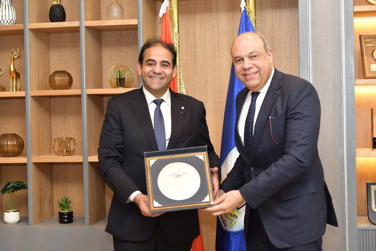 الوزيؤ ورئيس الجامعة الوزيؤ ورئيس الجامعة