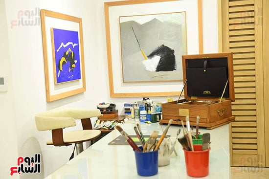 أدوات رسم الفنان فاورق حسني