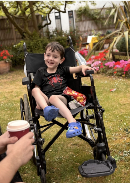 الطفل المصاب