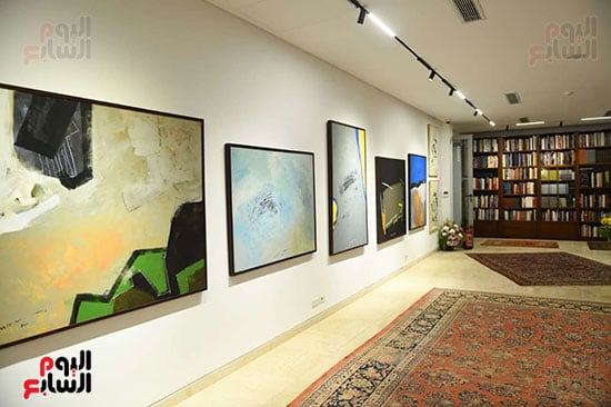 مكتبة خاصة بالفنان فاروق حسني داخل متحفه