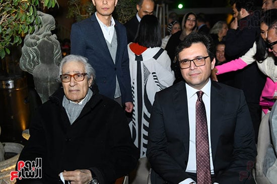 الدكتور أحمد هنو وزير الثقافة والفنان الكبير فاروق حسني