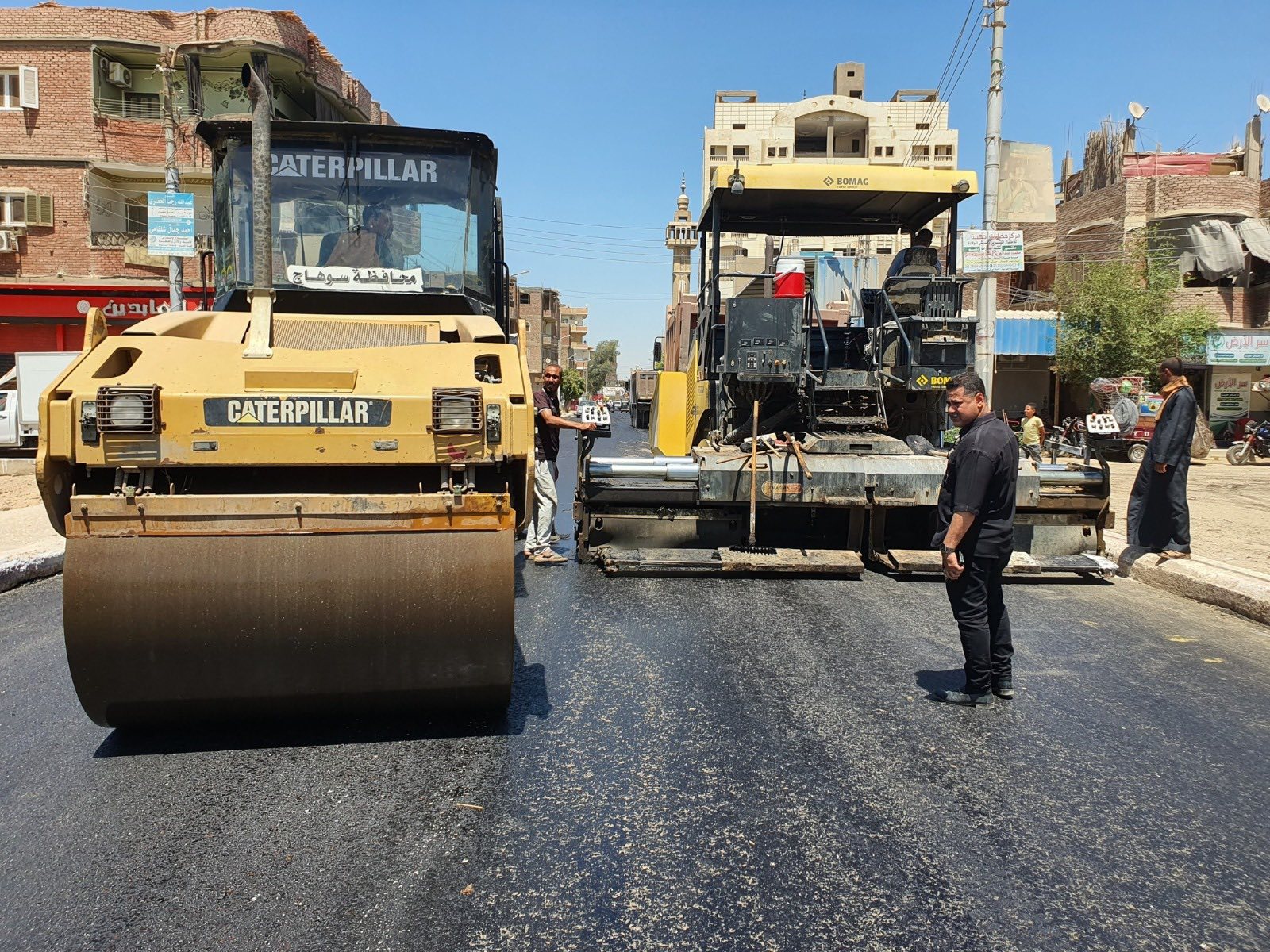 معدات حديثة تستخدم فى الرصف