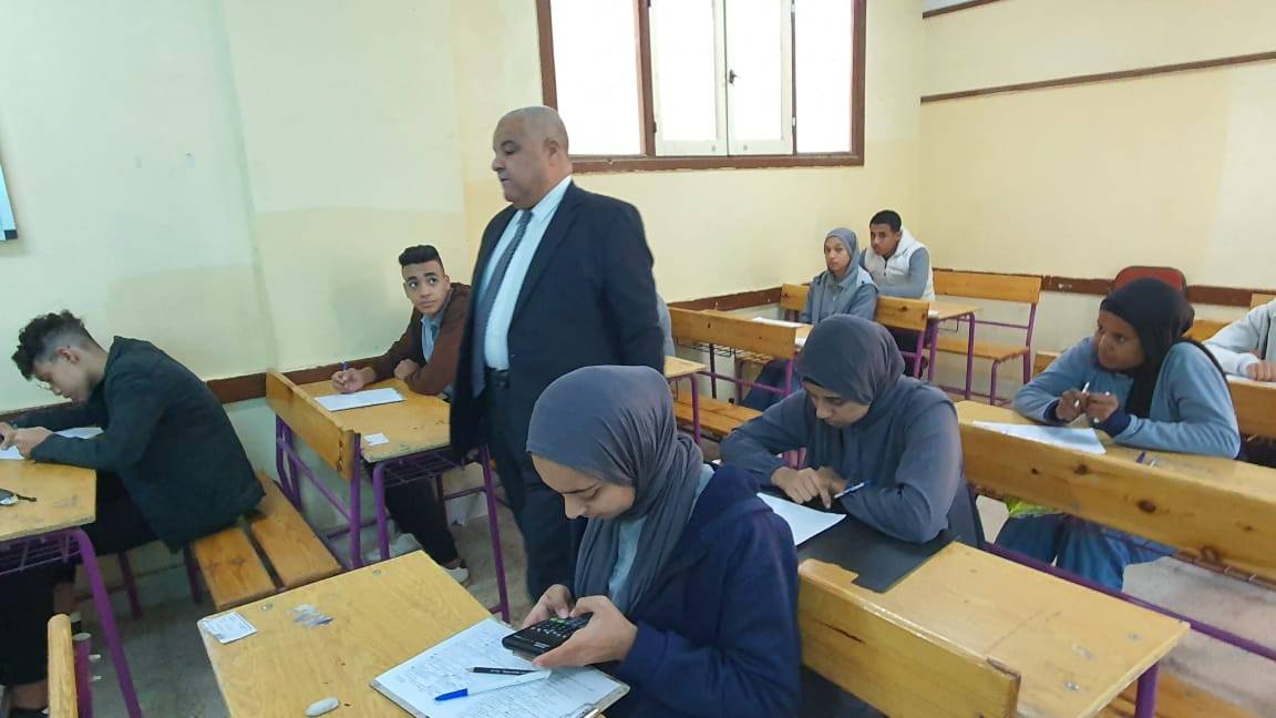 إمتحانات نصف العام في مدارس إدارة الزينية التعليمية