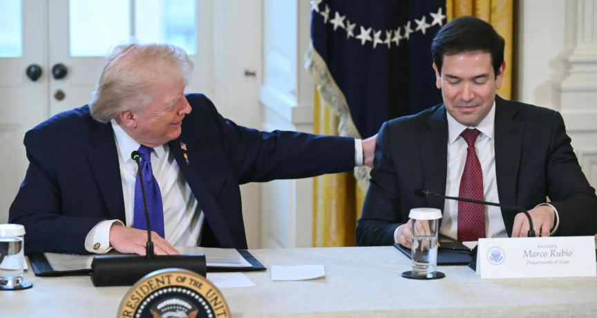 الرئيس الأميركي دونالد ترمب ووزير خارجيته ماركو روبيو