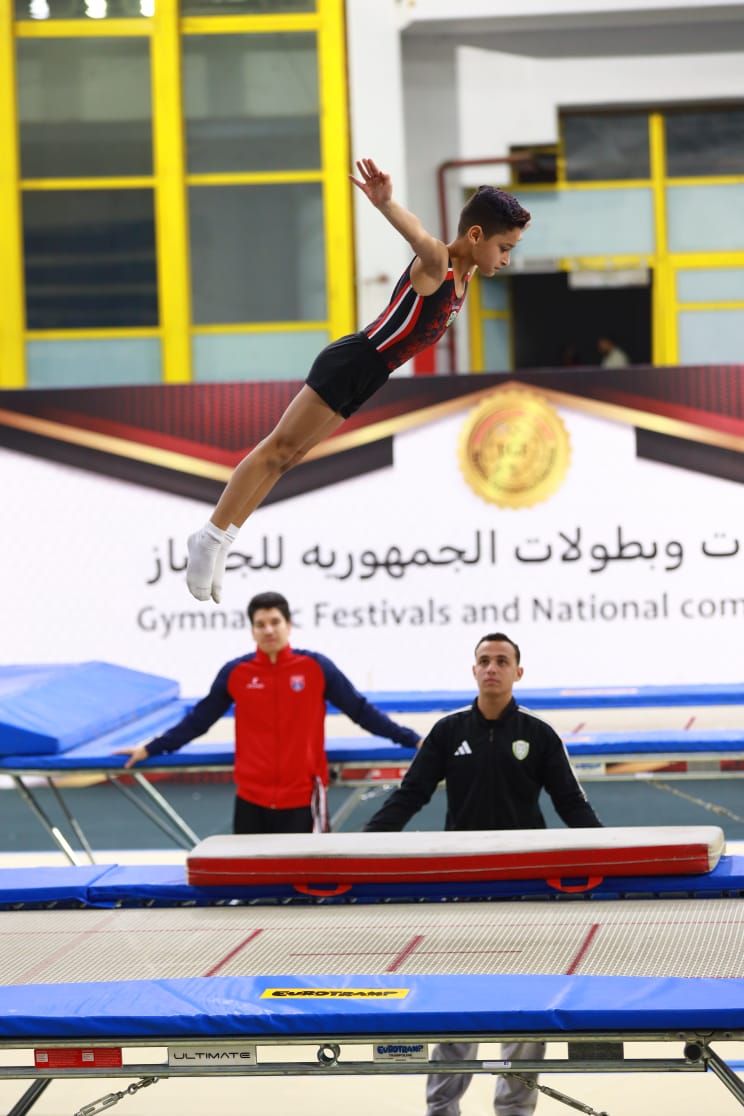 يحيي هشام لاعب جمباز الترامبولين  (8)