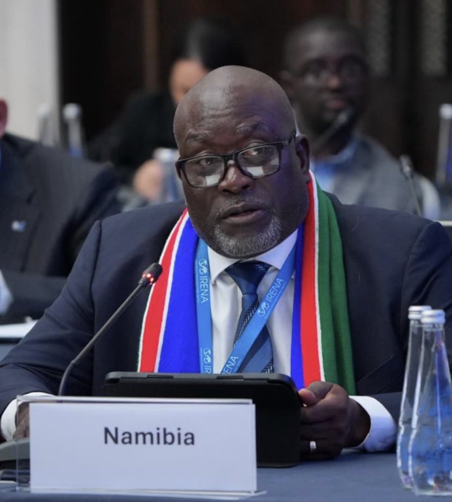 مودستوس أموتسى وزير الصناعات والمناجم والطاقة في ناميبيا مودستوس أموتسى وزير الصناعات والمناجم والطاقة في ناميبيا