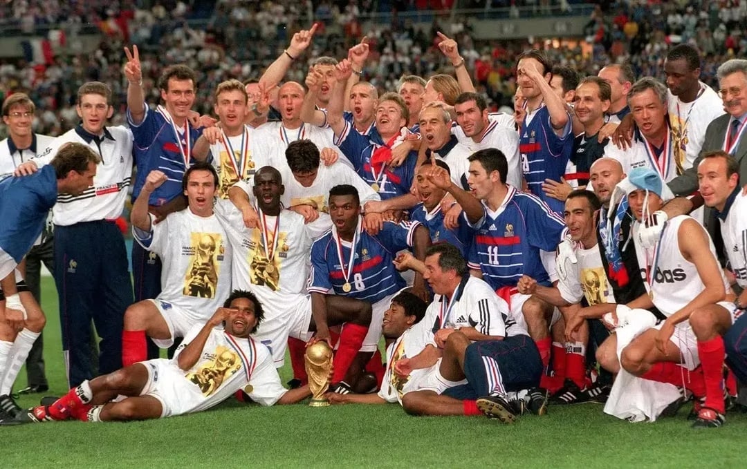 فرنسا والبرازيل فى نهائي 98