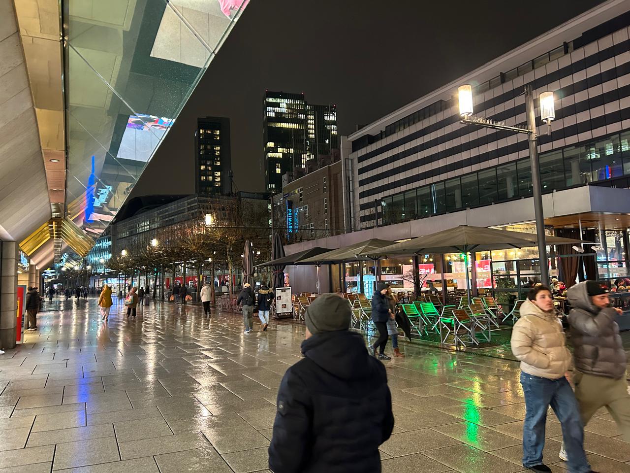 اقبال ضعيف على التسوق اقبال ضعيف على التسوق