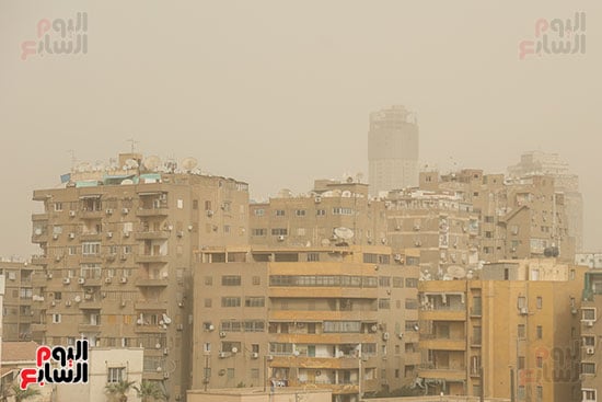 نشاط رياح مثيرة للرمال والأتربة