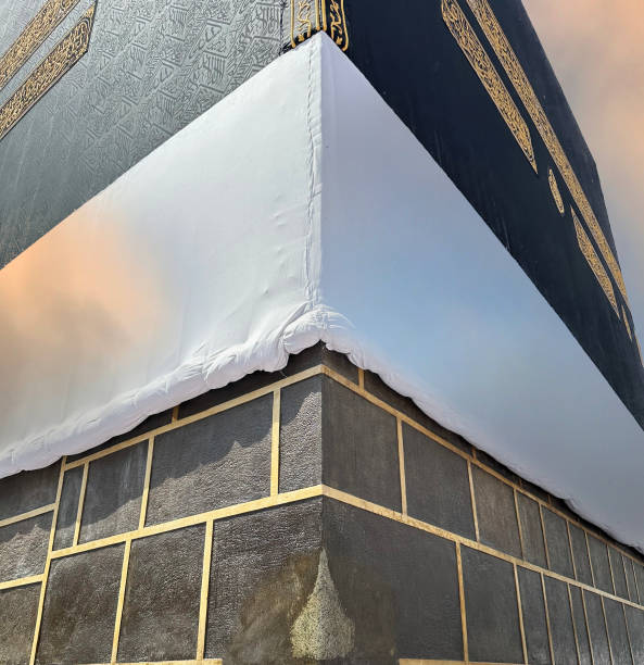 تفسير حلم تساقط الامطالا