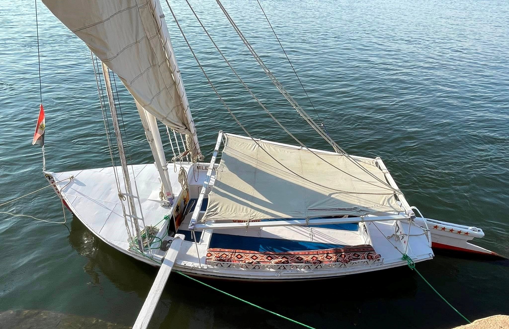 المراكب تجذب أفواج السائحين فى مدينة الأقصر