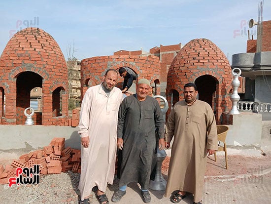 أهالى-قرية-شبنارة-يشدون-بتطوع-العم-شوقى