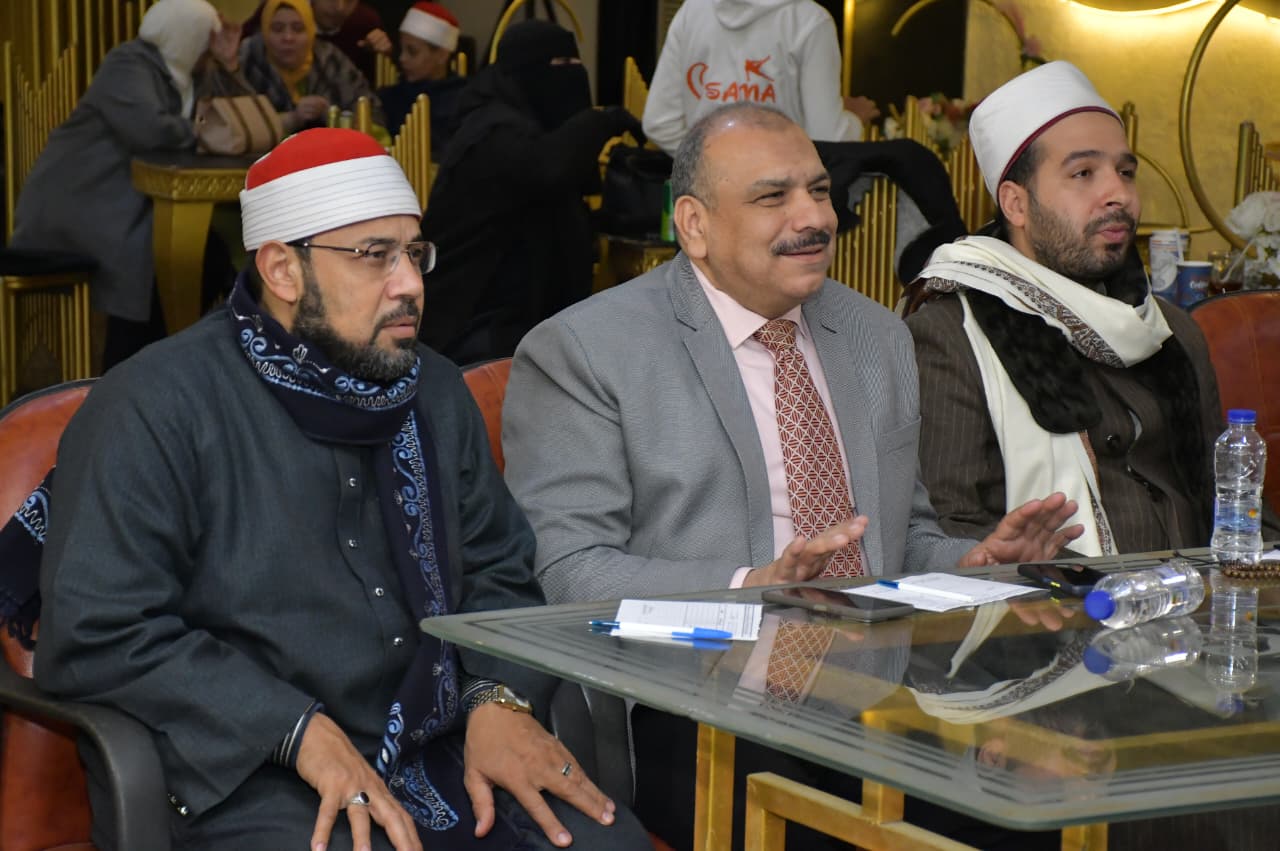 اللجنةبالمسابقة