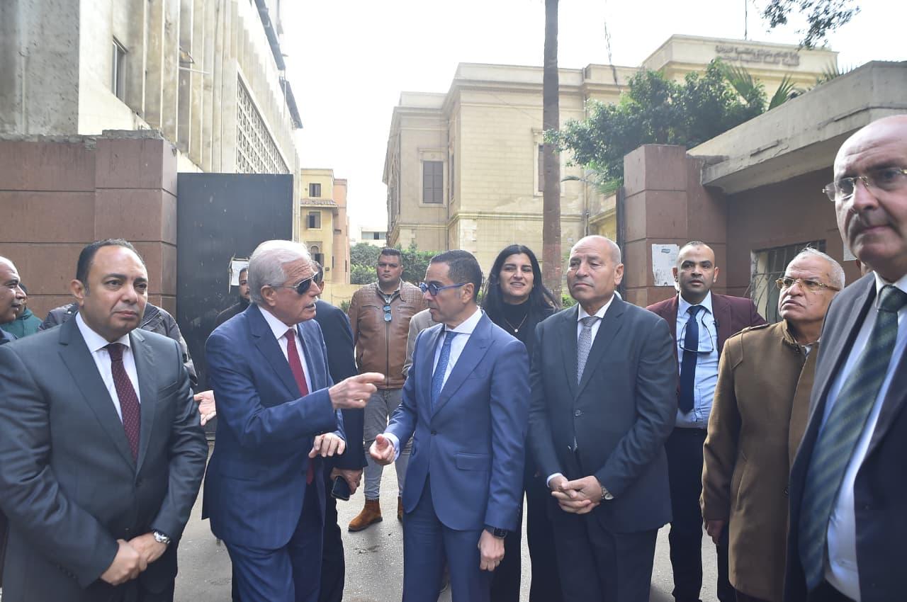 جولة تفقدية لوزير الاستثمار ومستشار رئيس الجمهورية ومحافظ القاهرة بمربع الوزارات  (3)