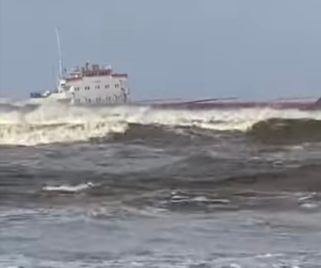 السفينة الجانحه السفينة الجانحه