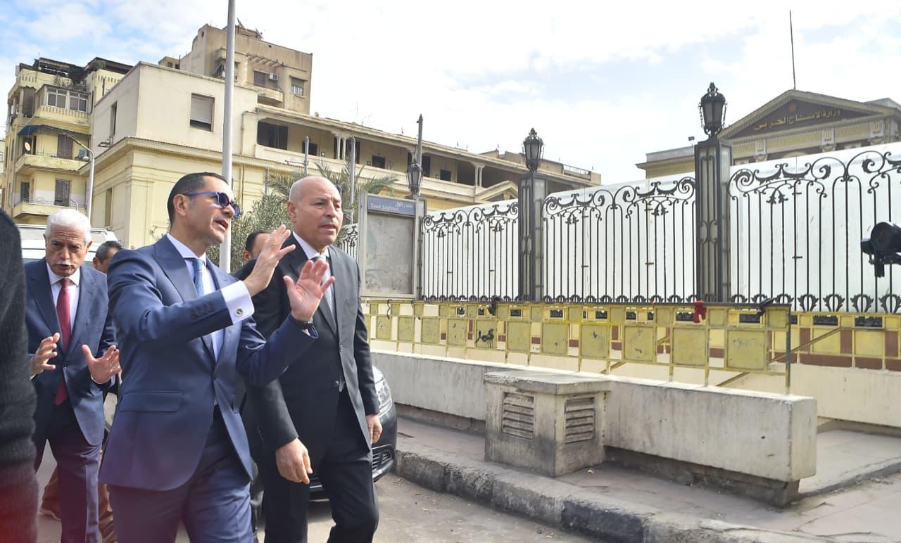جولة تفقدية لوزير الاستثمار ومستشار رئيس الجمهورية ومحافظ القاهرة بمربع الوزارات  (1)
