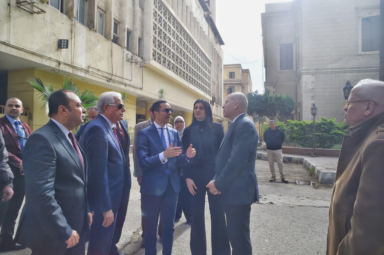 جولة تفقدية لوزير الاستثمار ومستشار رئيس الجمهورية ومحافظ القاهرة بمربع الوزارات  (4)