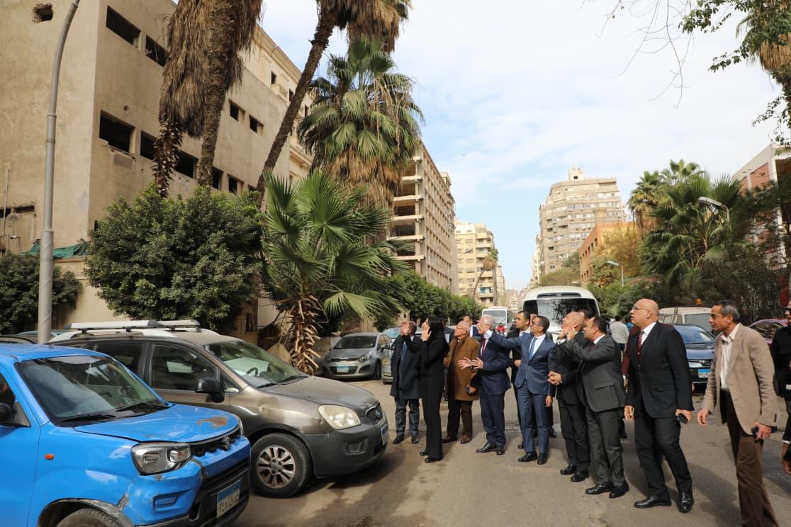 جولة تفقدية لوزير الاستثمار ومستشار رئيس الجمهورية ومحافظ القاهرة بمربع الوزارات  (2)