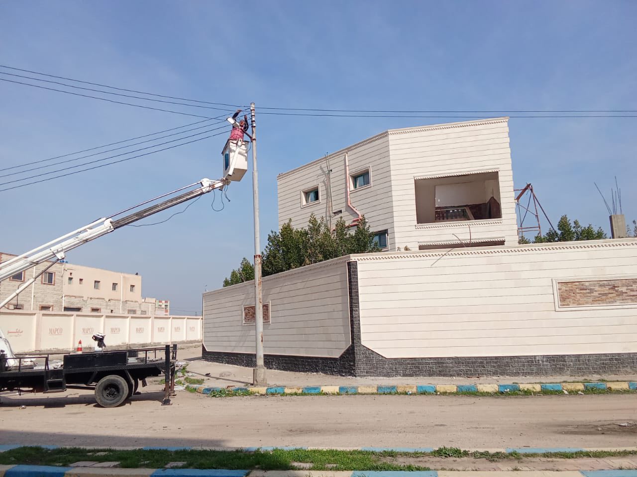 تطوير منظومة الإنارة العامة بالمحافظة