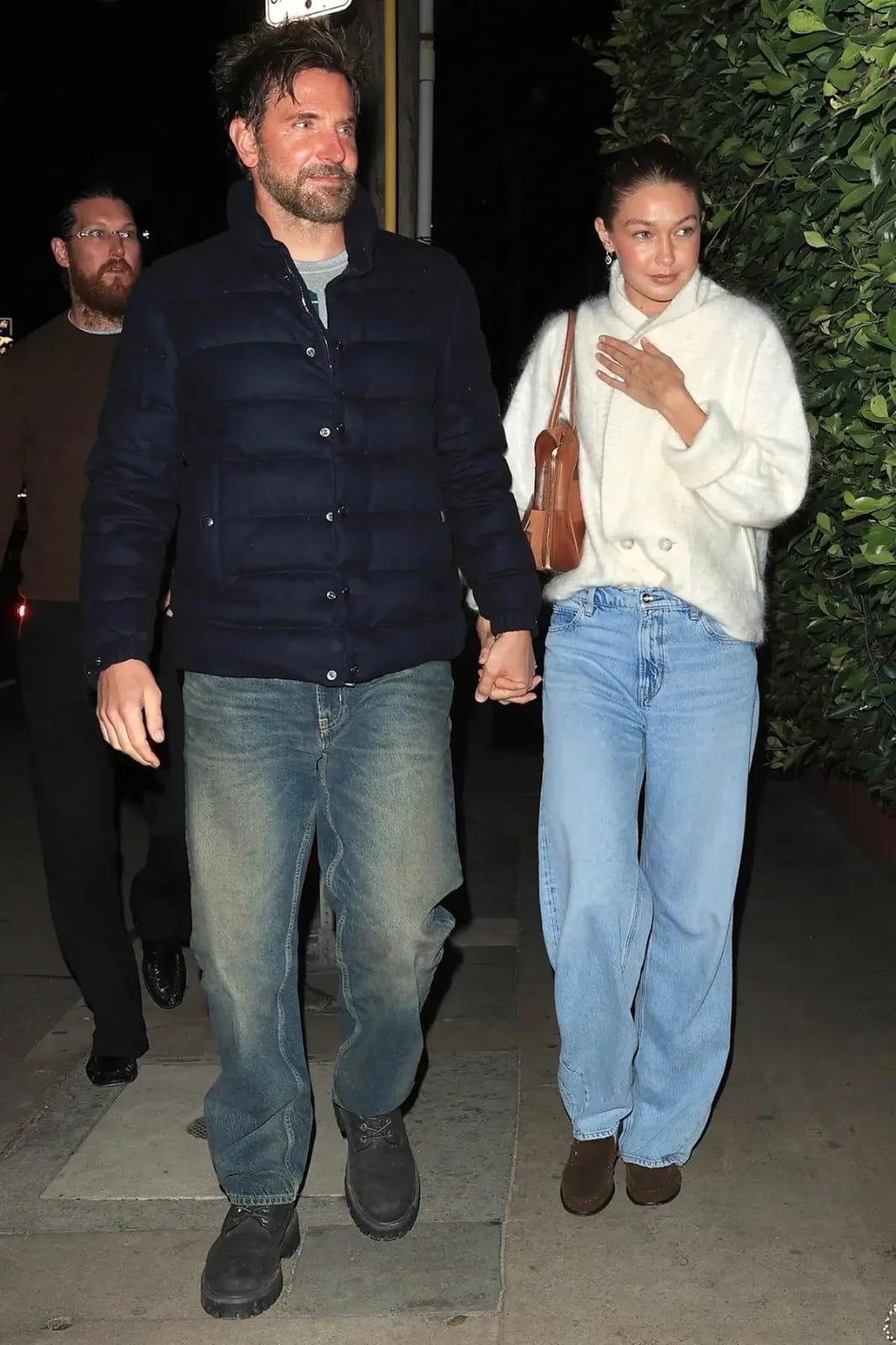 برادلي كوبر وجيجي حديد