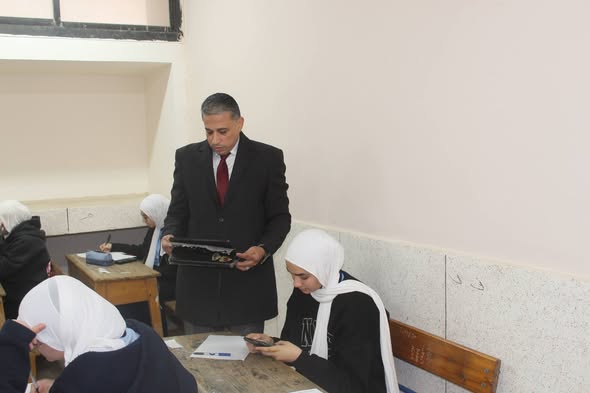 خلال متابعة وكيل تعليم الجيزة امتحانات الفصل الدراسي الأول