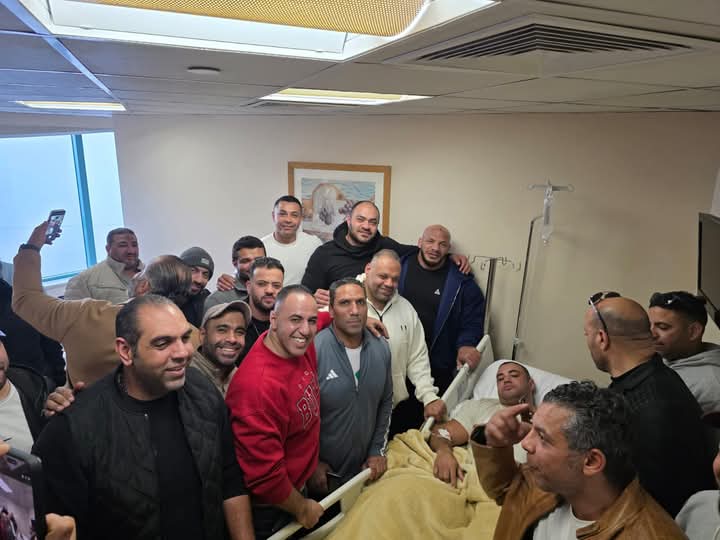 بيج رامي يطمئن على محمد الديزل  (2)