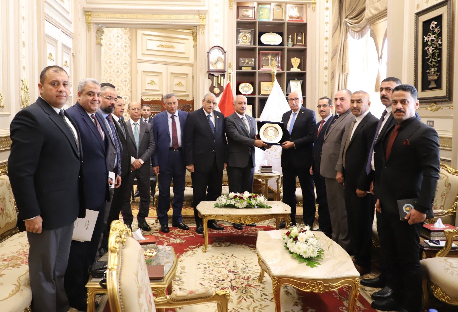 رئيس مجلس القضاء الأعلى يستقبل رئيس محكمة تمييز قوى الأمن الداخلي لجمهورية العراق (3)