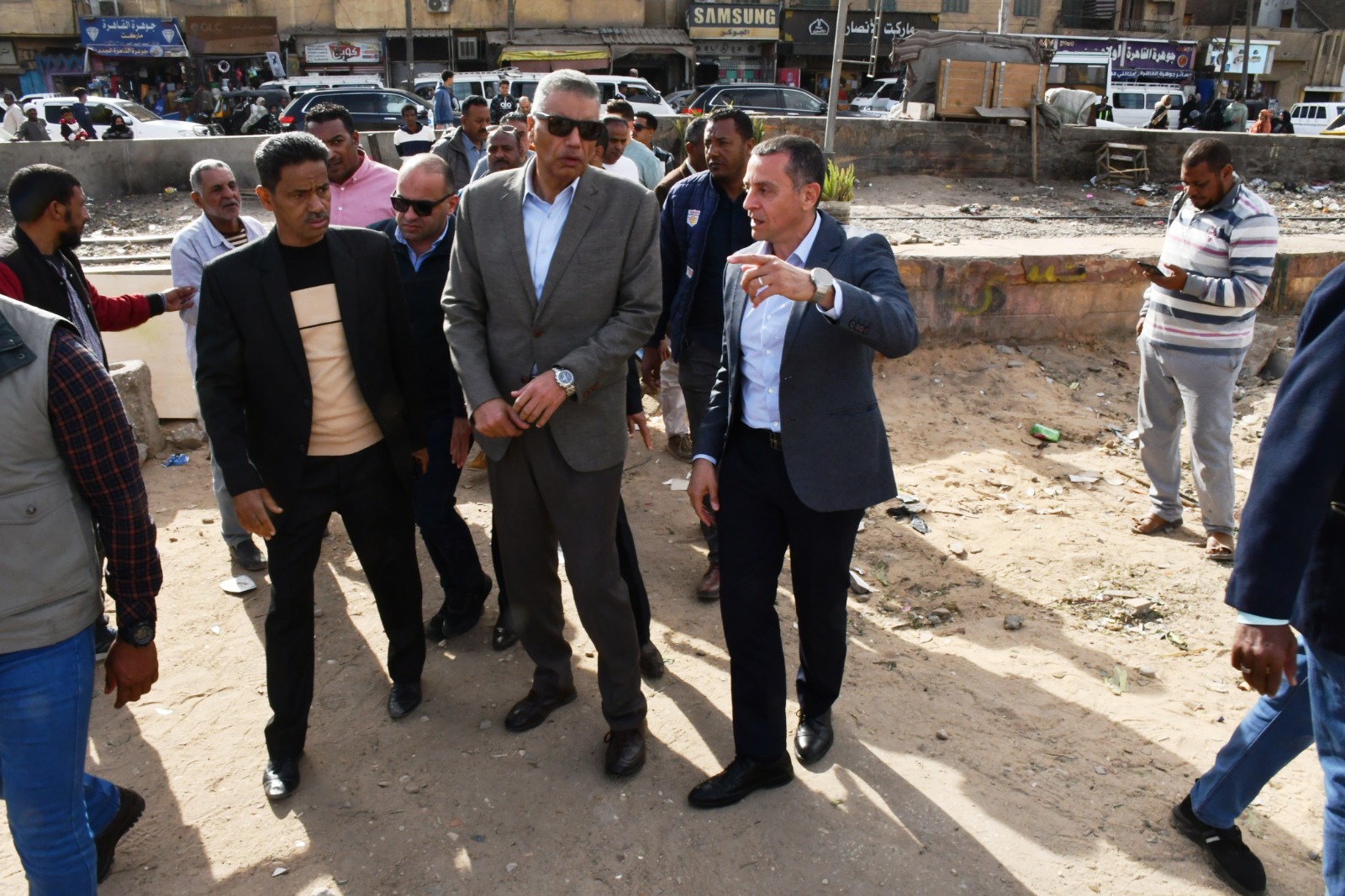 محافظ أسوان ونائبه ورئيس المدينة