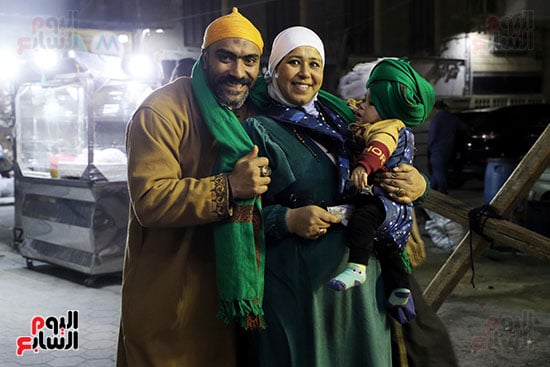 وجوه تبتسم في صمت