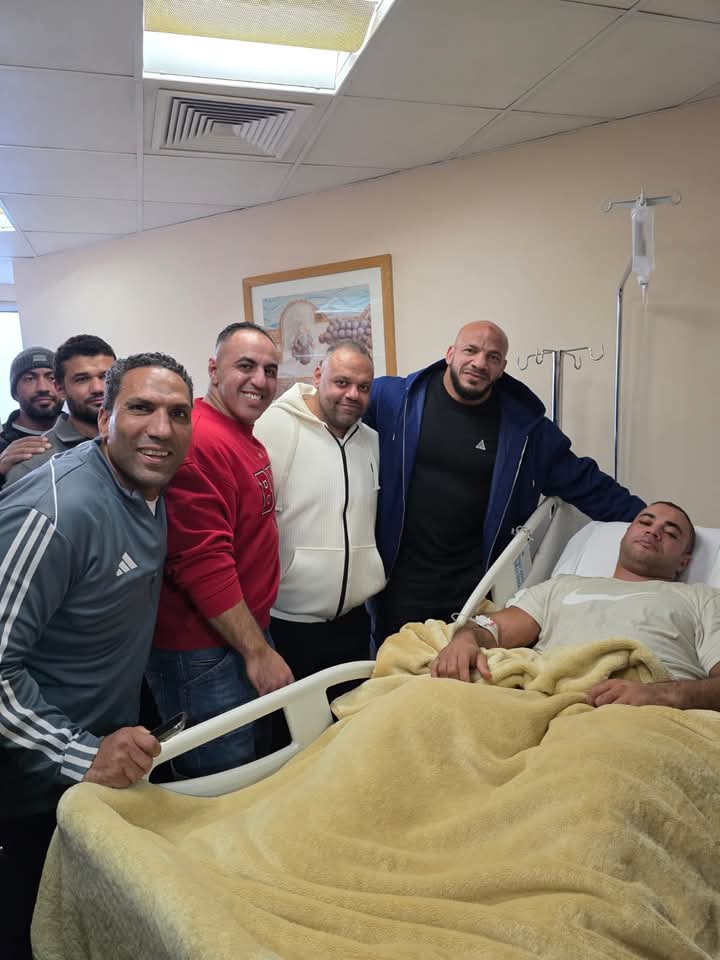 بيج رامي يطمئن على محمد الديزل  (1)