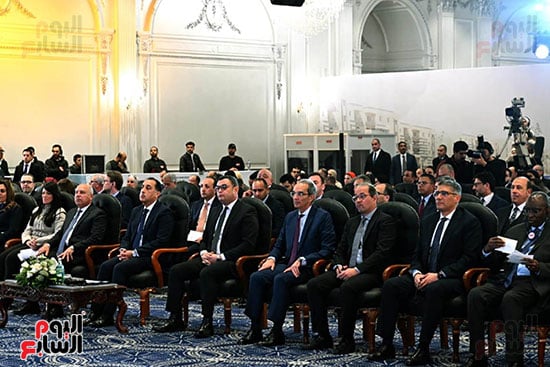 رئيس الوزراء والوزراء الحاضرون