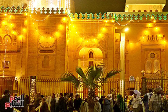 زوار مولد السيدة