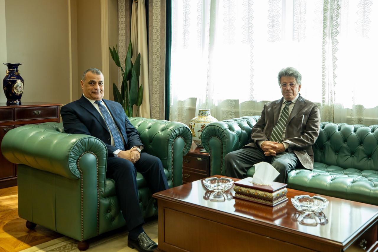 وزير الانتاج الحربي يلتقى بطارق نور