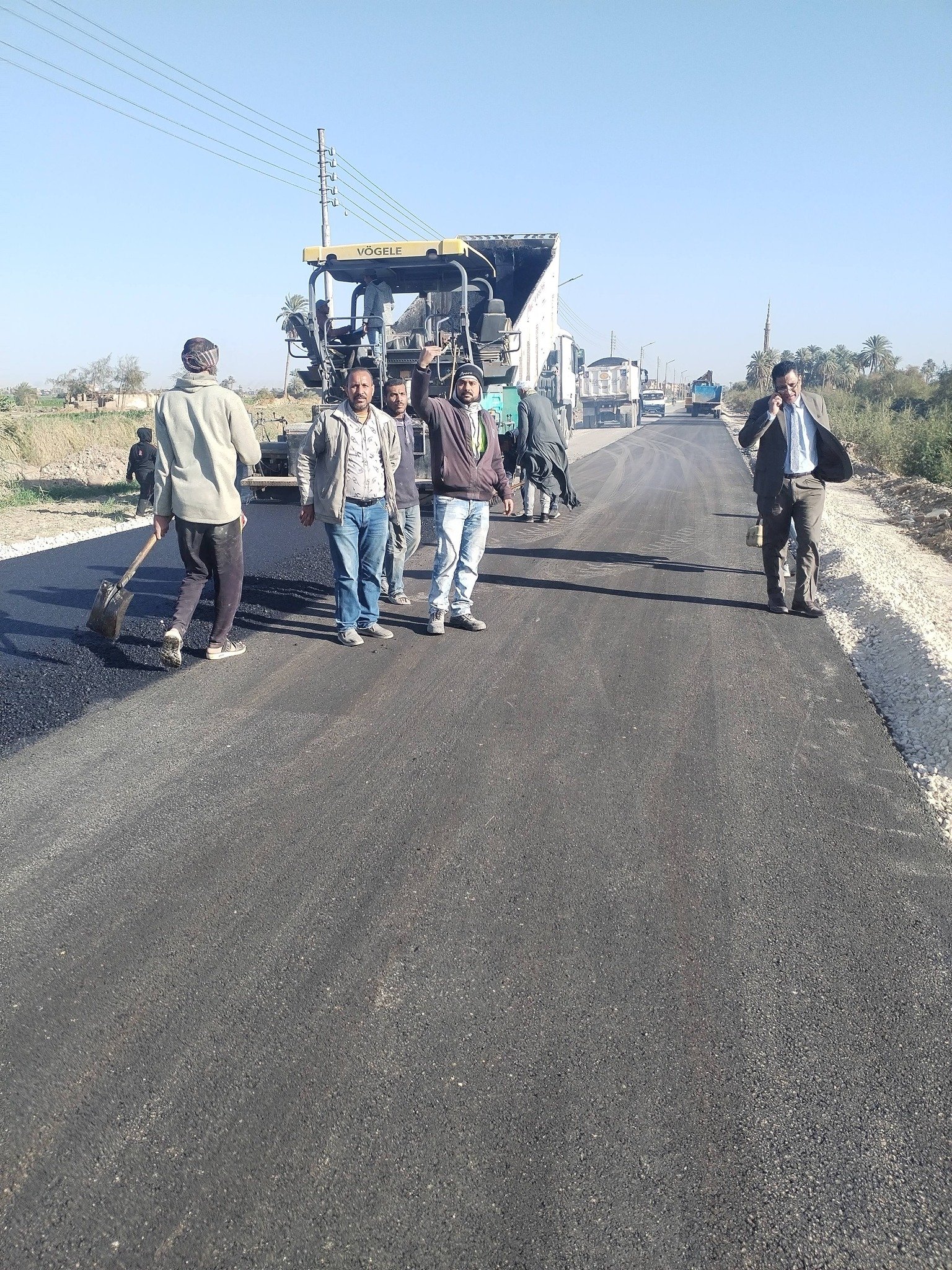 رصف طريق بقرى المراغة