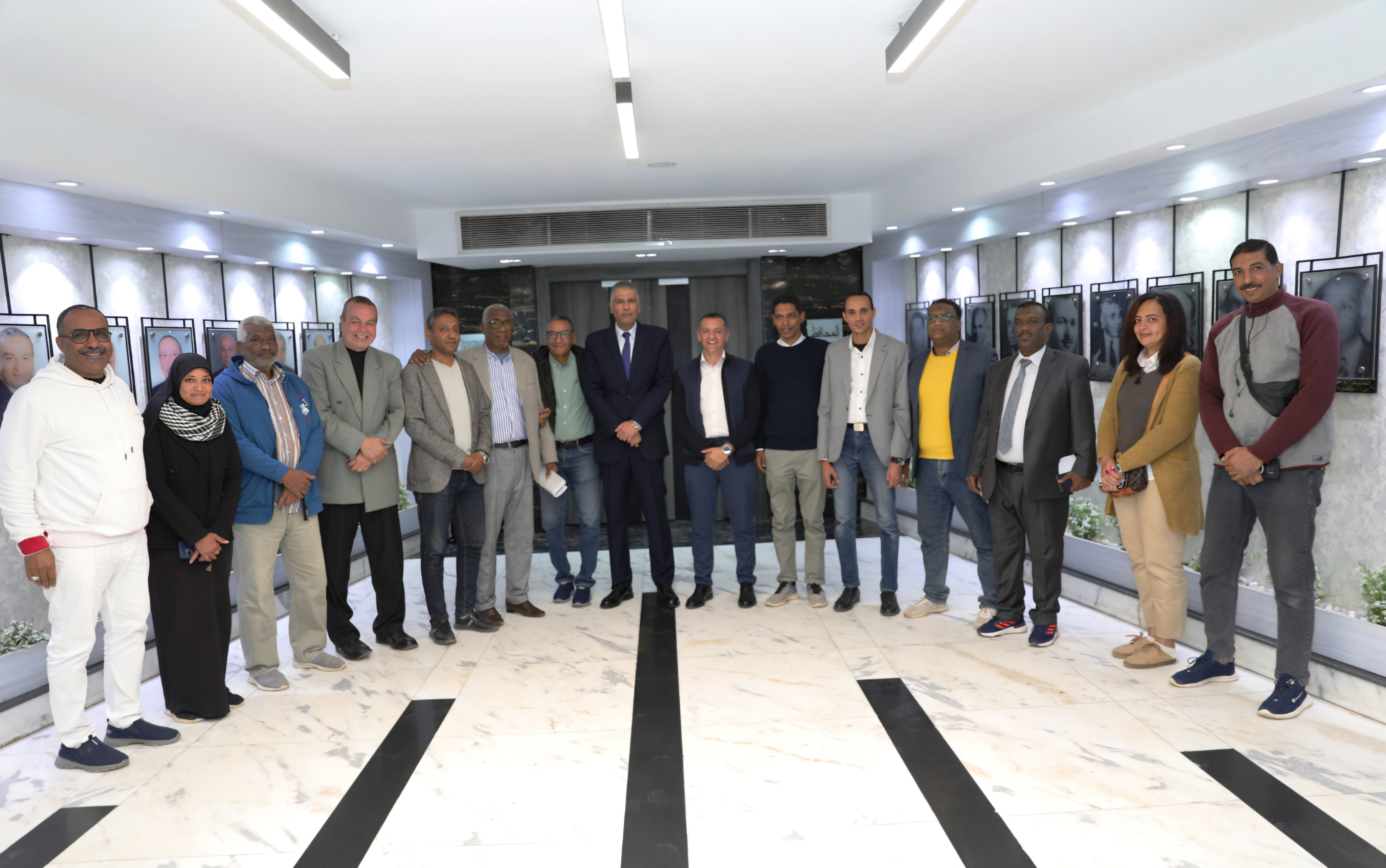 صورة جماعية للصحفيين والإعلاميين بأسوان 