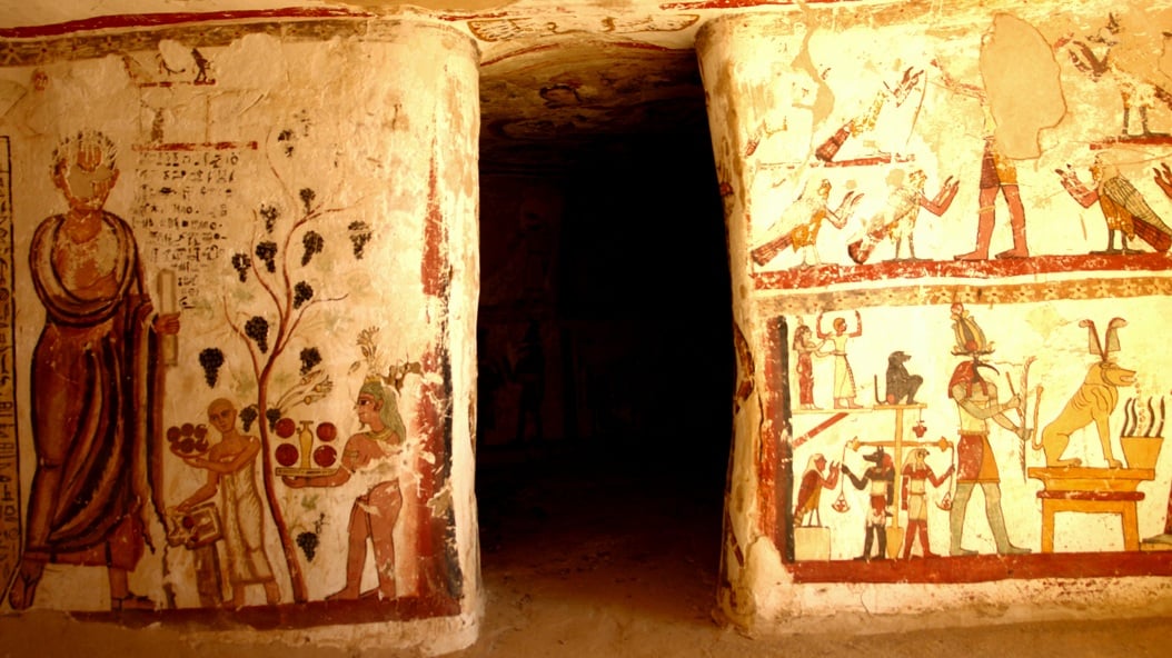 مقبرة المزوقة عمرها 20 قرن 