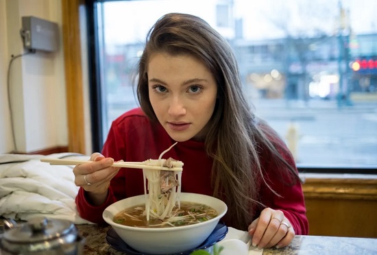 3 أبراج تفضل تناول الأطعمة الحارة دائماً