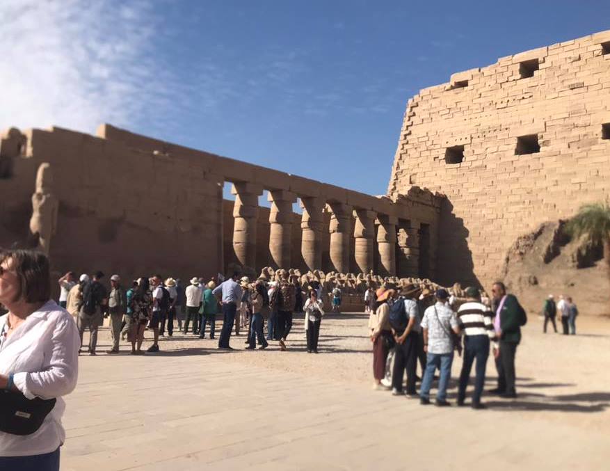 الأفواج السياحية من حول العالم يستمتعو داخل الكرنك