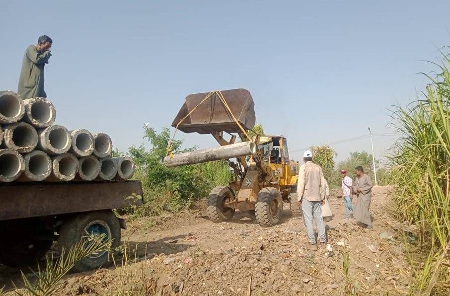 مدينة أرمنت تجرى أعمال تمهيد الطريق البديل لجرارات قصب السكر مدينة أرمنت تجرى أعمال تمهيد الطريق البديل لجرارات قصب السكر