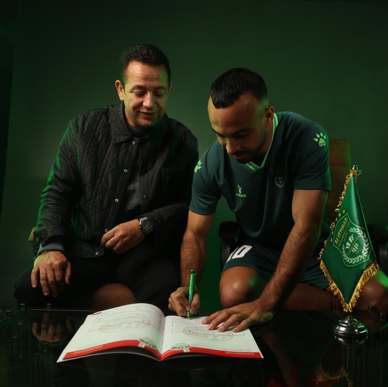 أفشة يمضى مع الاتحاد