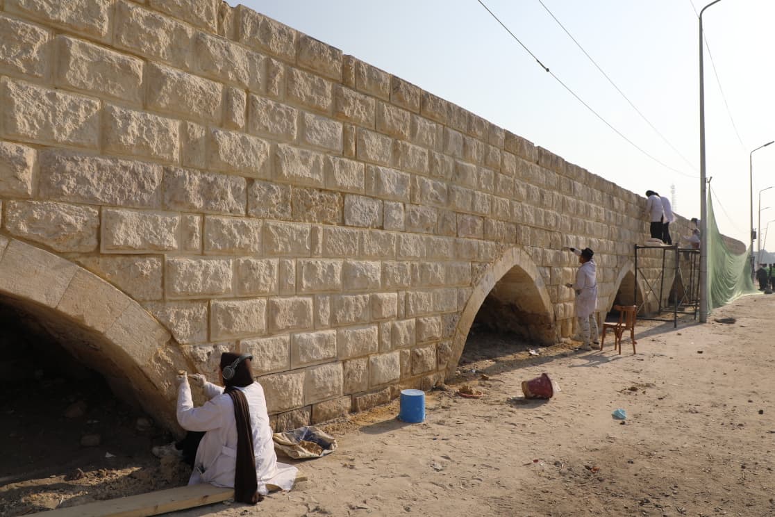 ترميم سور مجرى العيون (2)