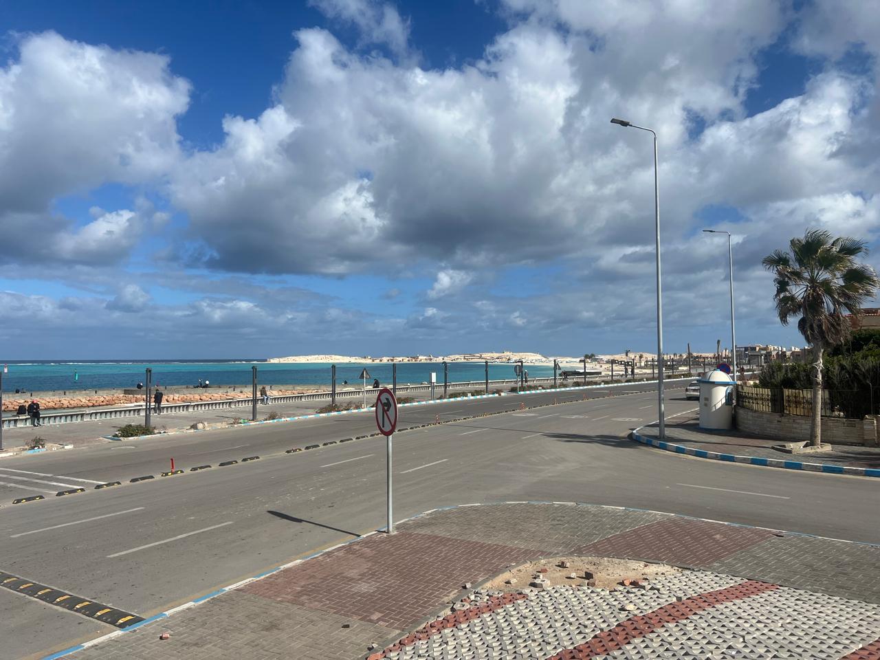 الغيوم تشكل مشاهد خلابة على كورنيش مطروح