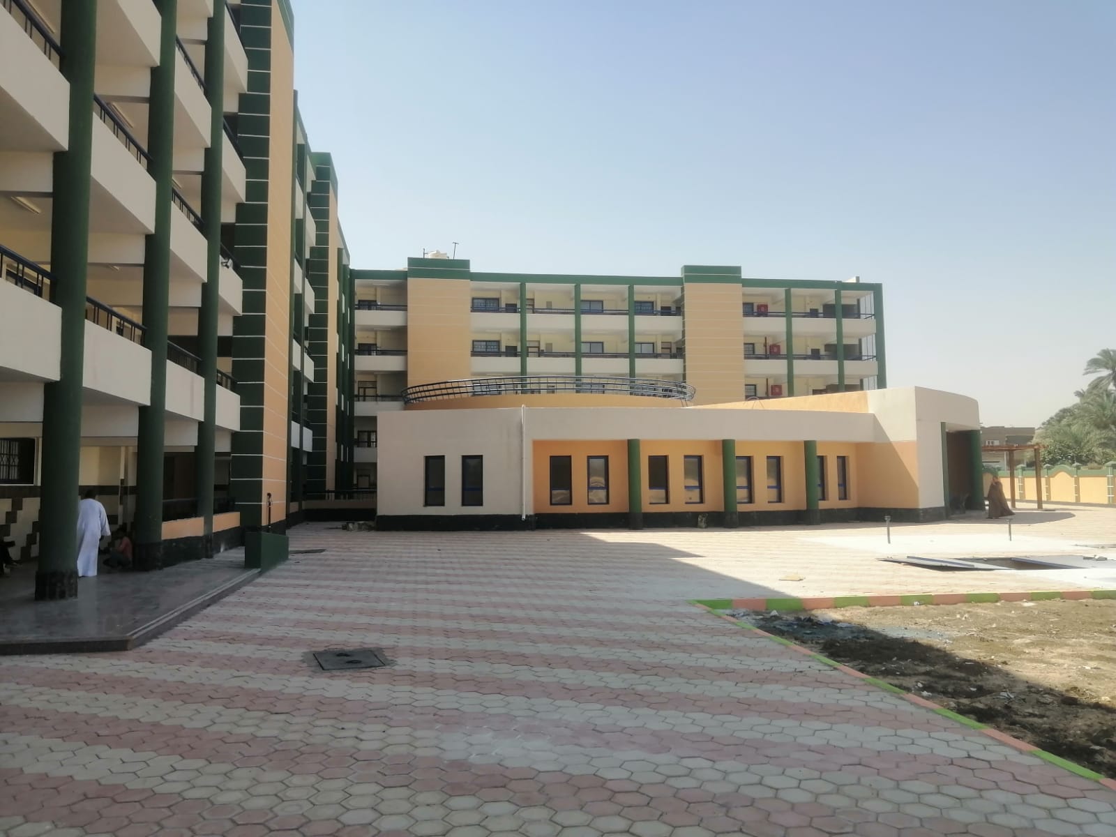 مدرسة جديدة مدرسة جديدة