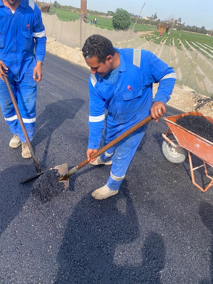خلال أعمال رصف الطرق