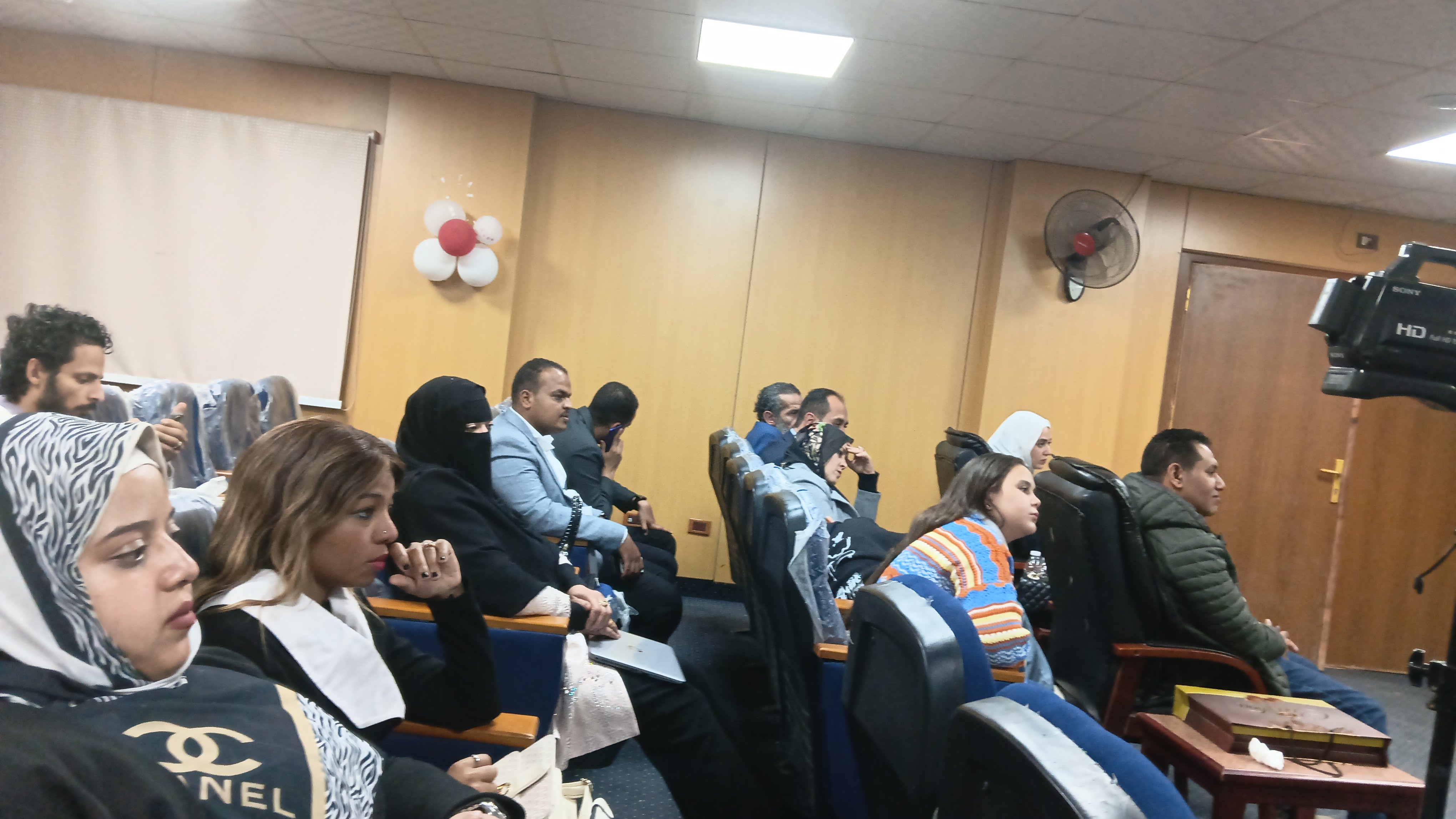 جانب من الحضور 