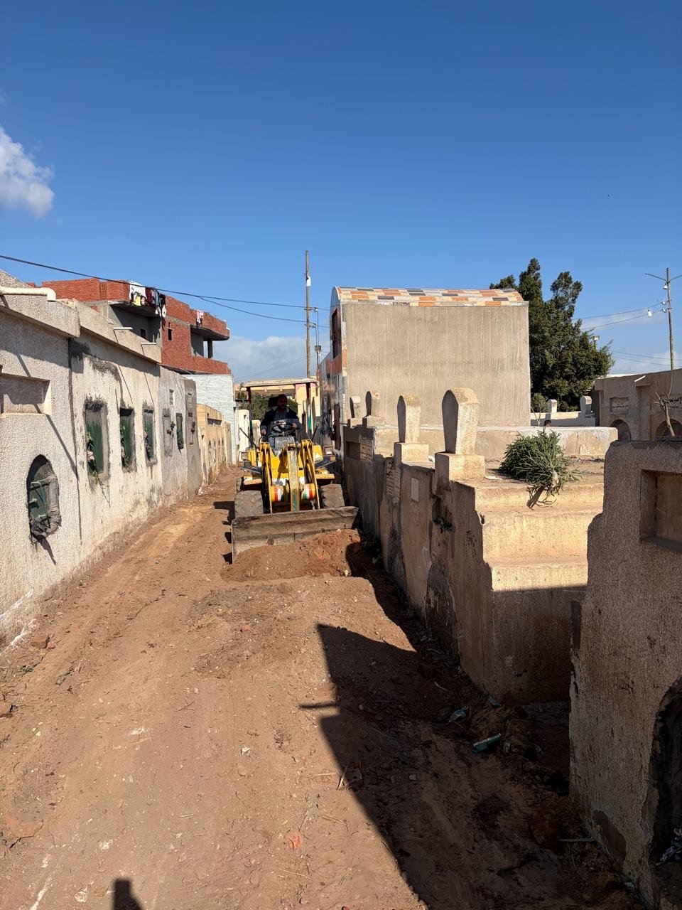 رصف شوارع مقابر قرية كوم النجار بمحافظة الغربية  بالأنترلوك (1)