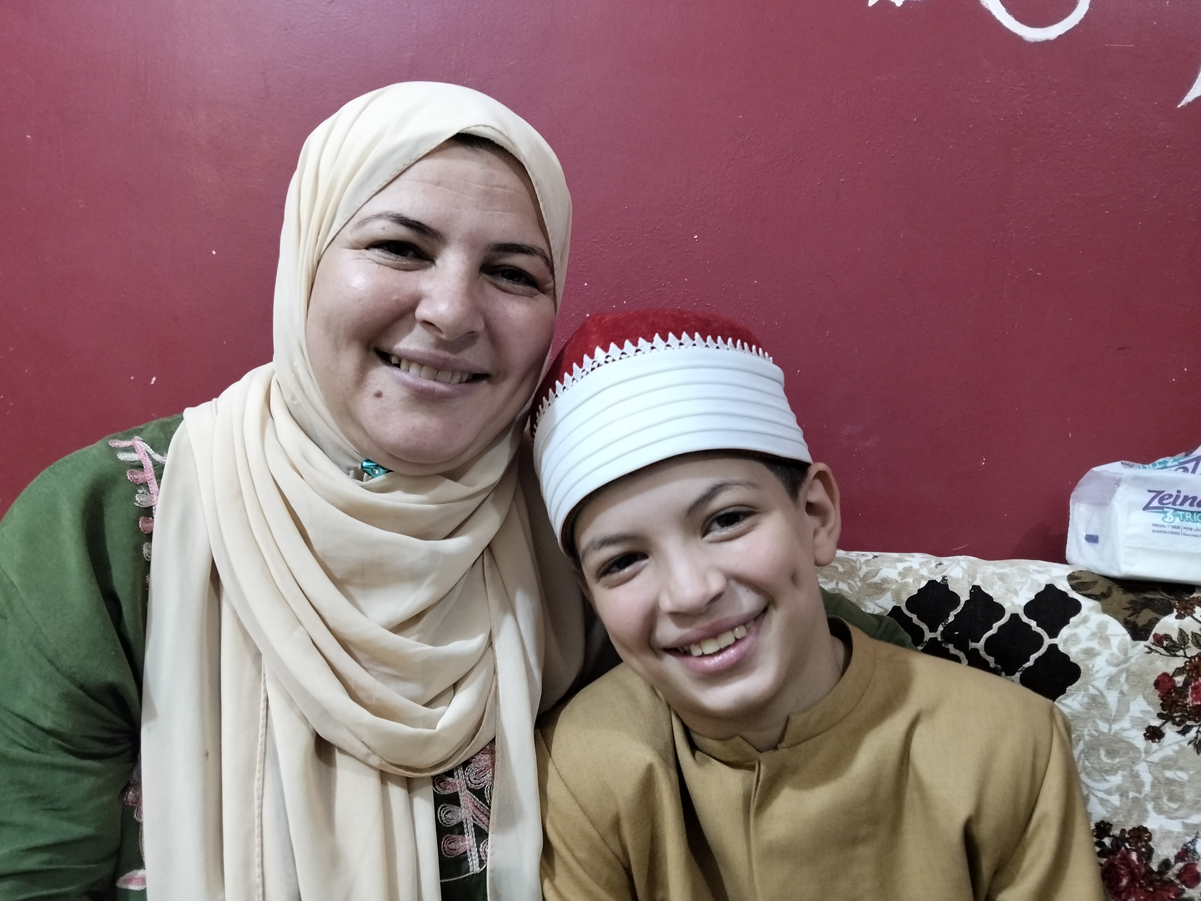 محمد مع والدته